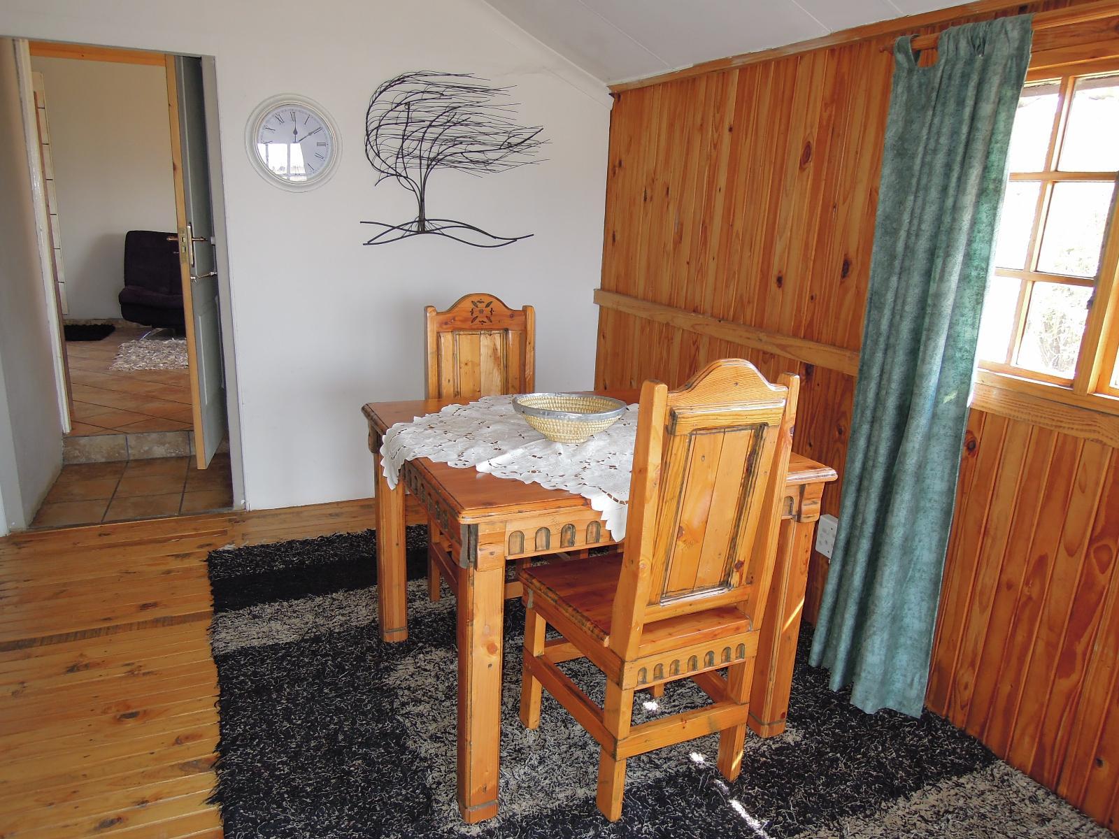 Roomtype 28: Dining area Nullarbor Cottages
