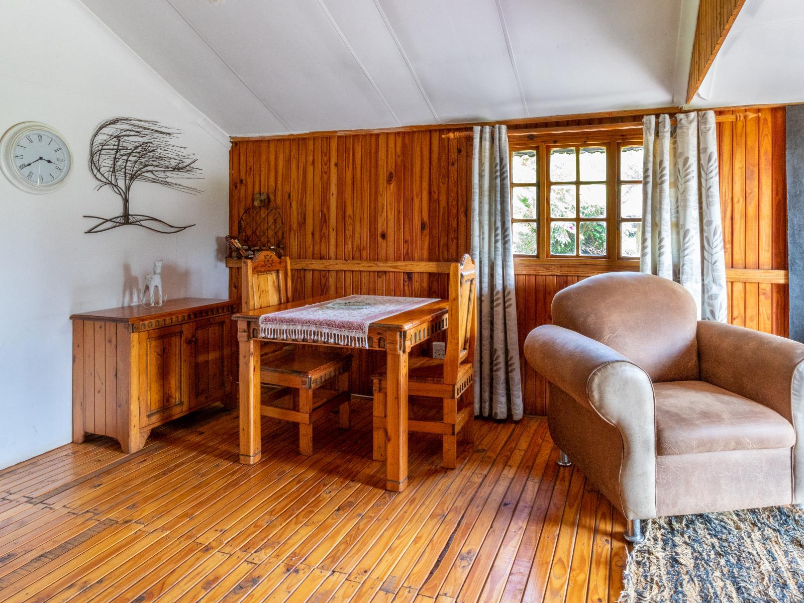 Roomtype 28: Dining area Nullarbor Cottages