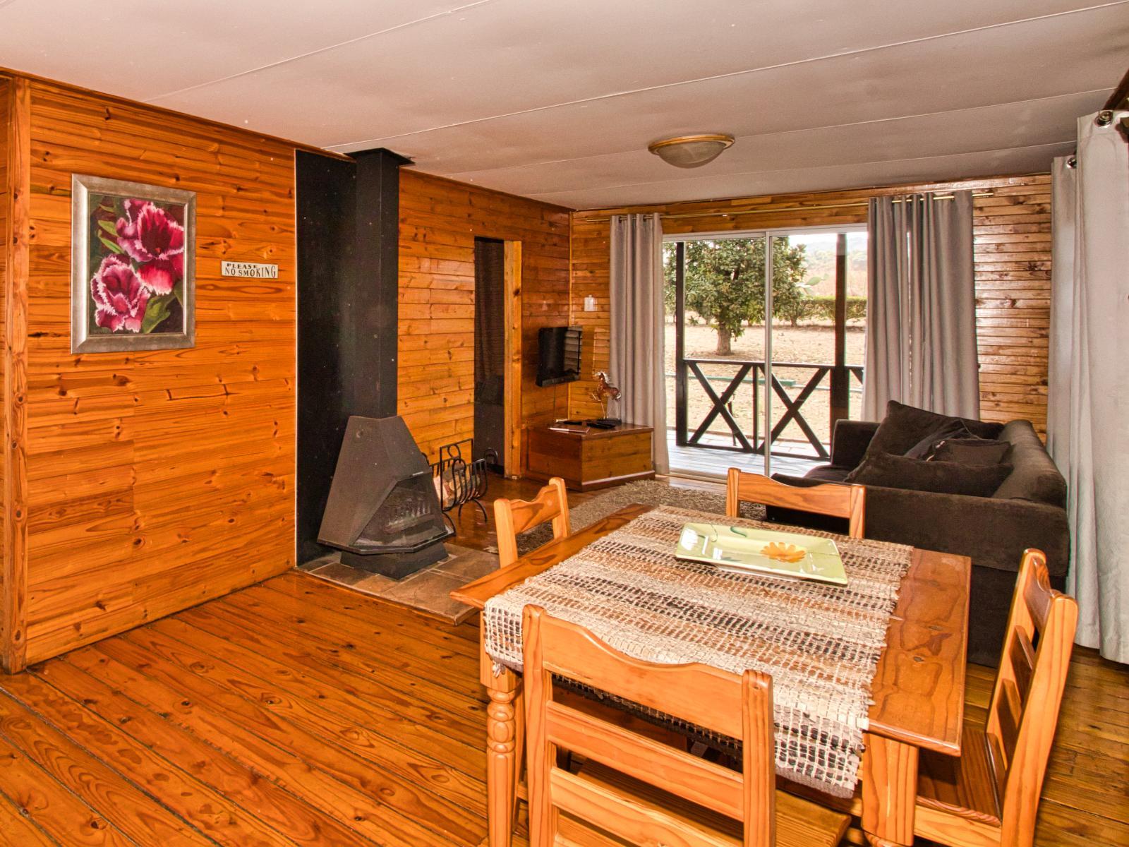 Roomtype 36: Breakfast area Nullarbor Cottages