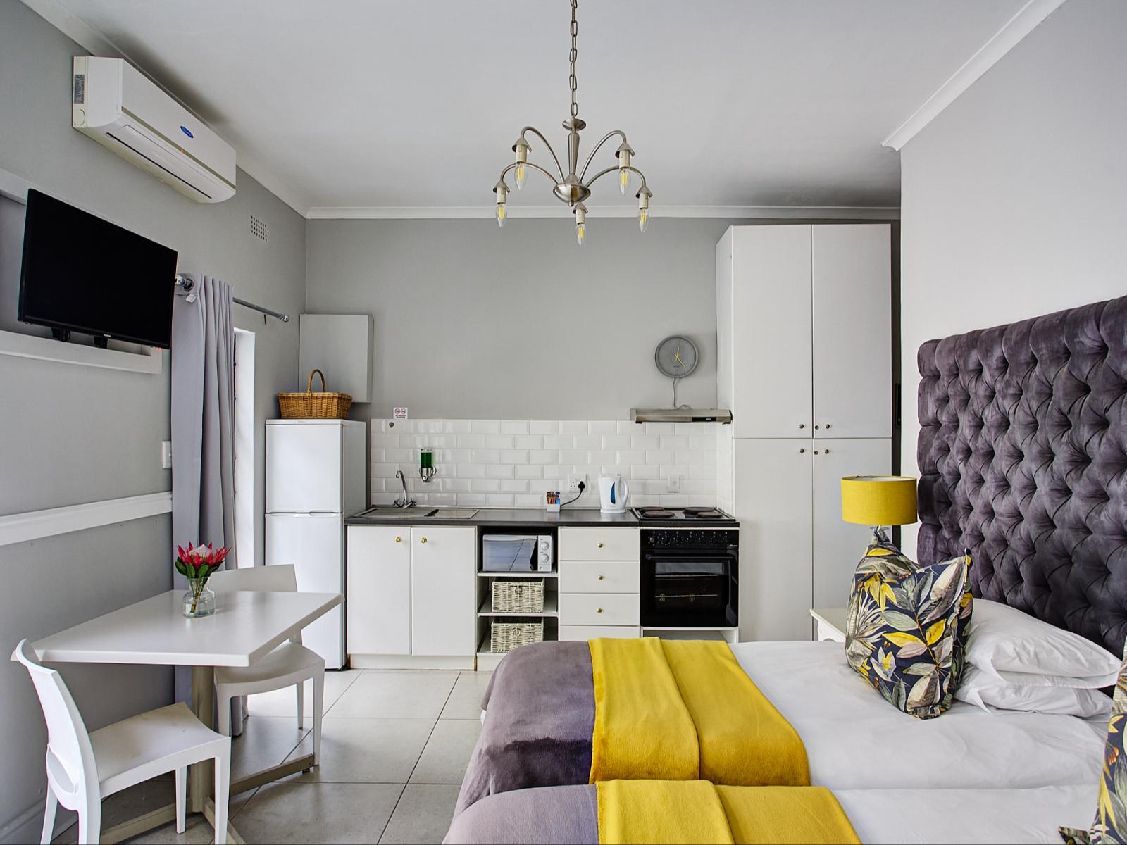 Roomtype 33: Photo of the whole room Leeuwenzee Guest House