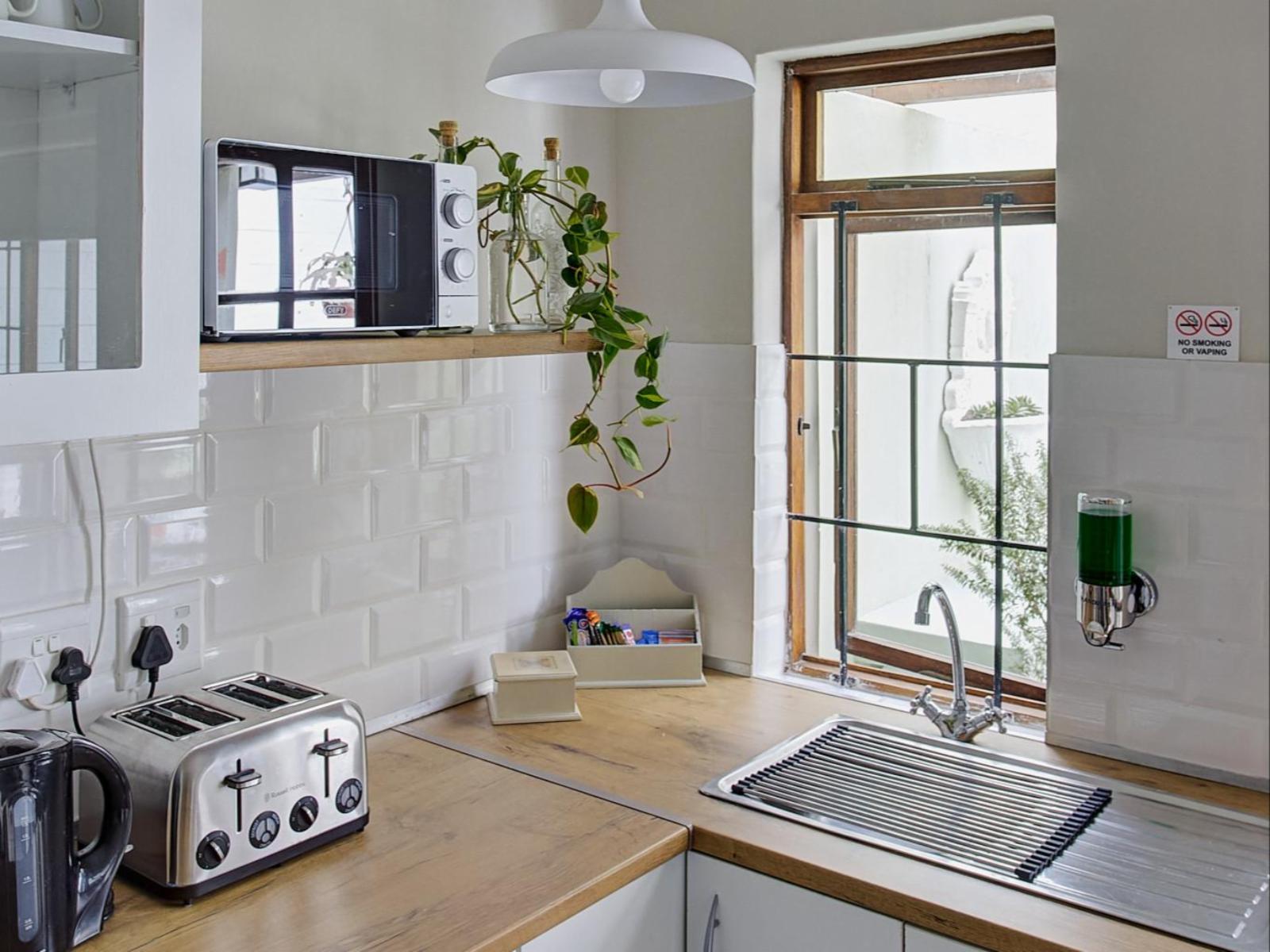 Roomtype 33: Kitchenette Leeuwenzee Guest House