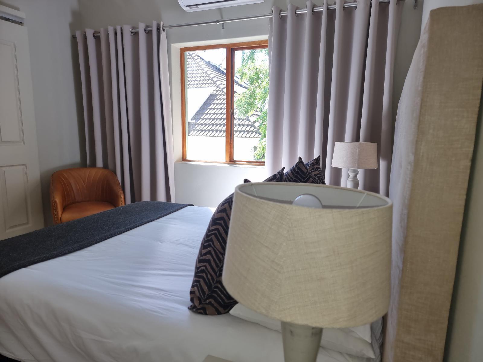 Roomtype 35: Bed Leeuwenzee Guest House