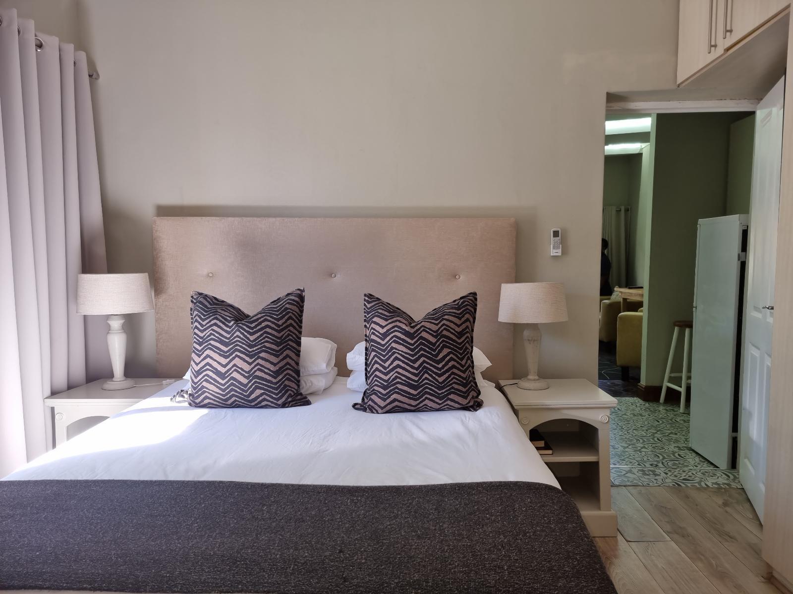 Roomtype 35: Bed Leeuwenzee Guest House