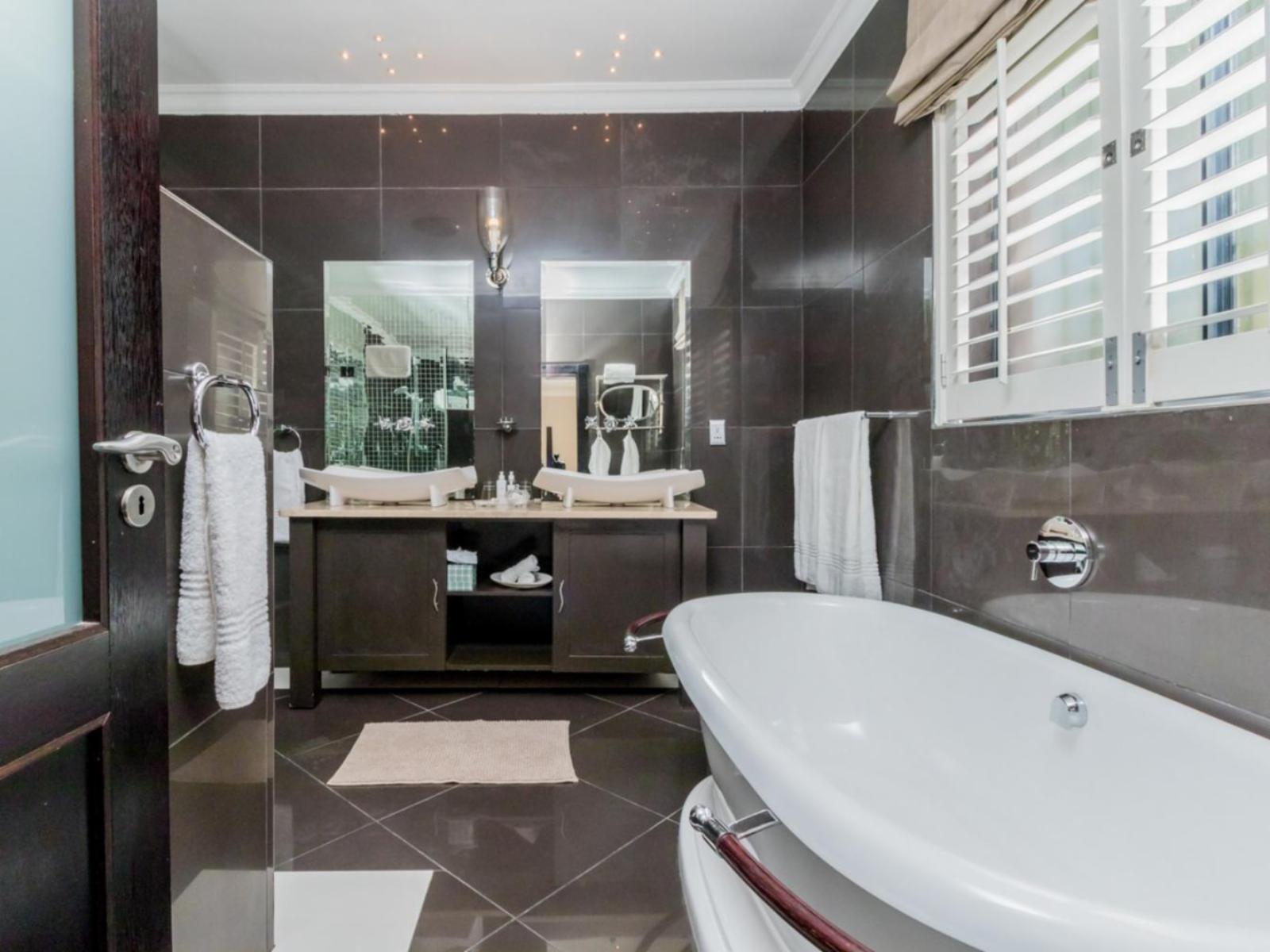 SW1 Luxury Guest Lodge