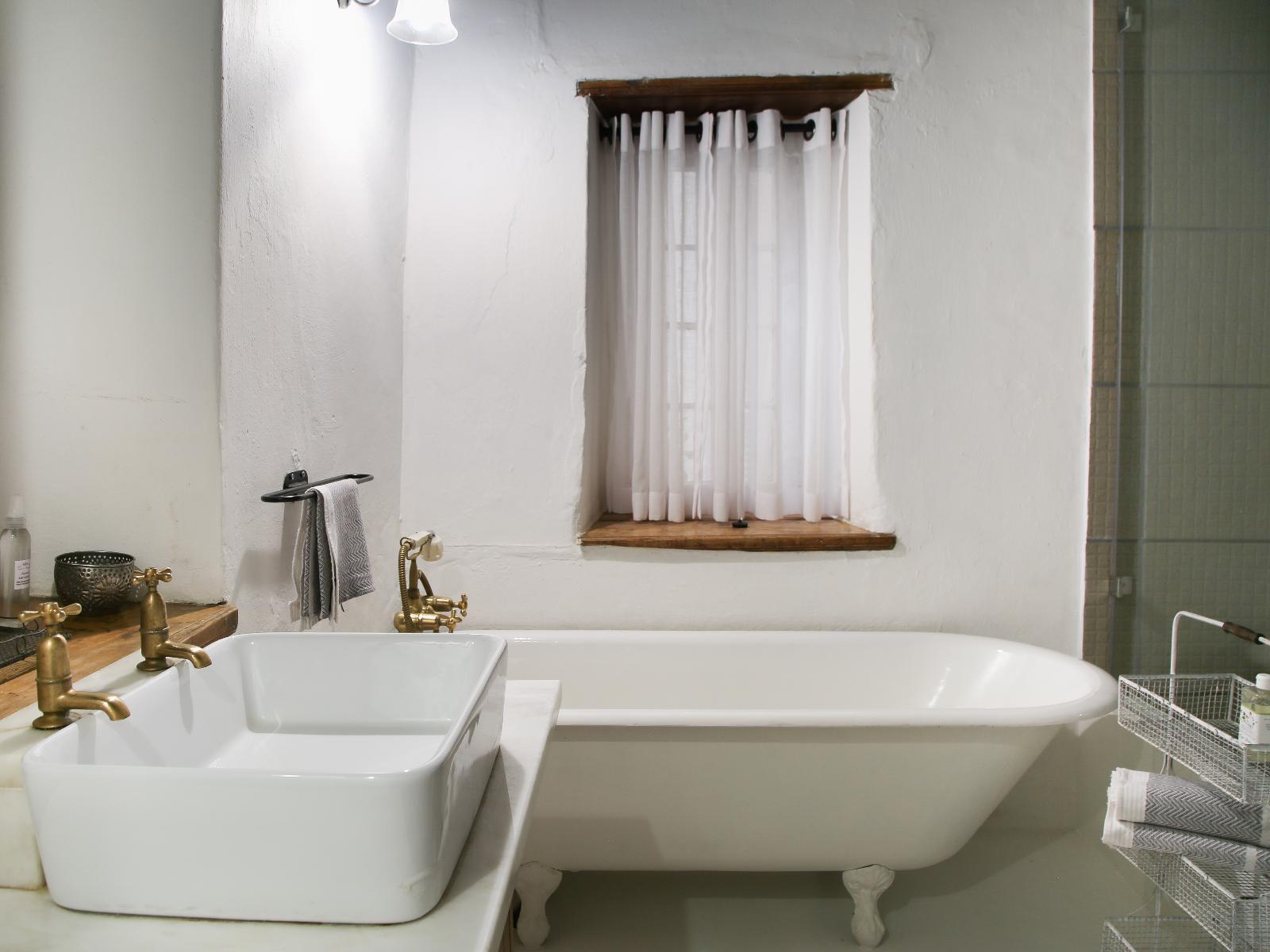 Roomtype 6: Bathroom Dennehof Karoo Guest House