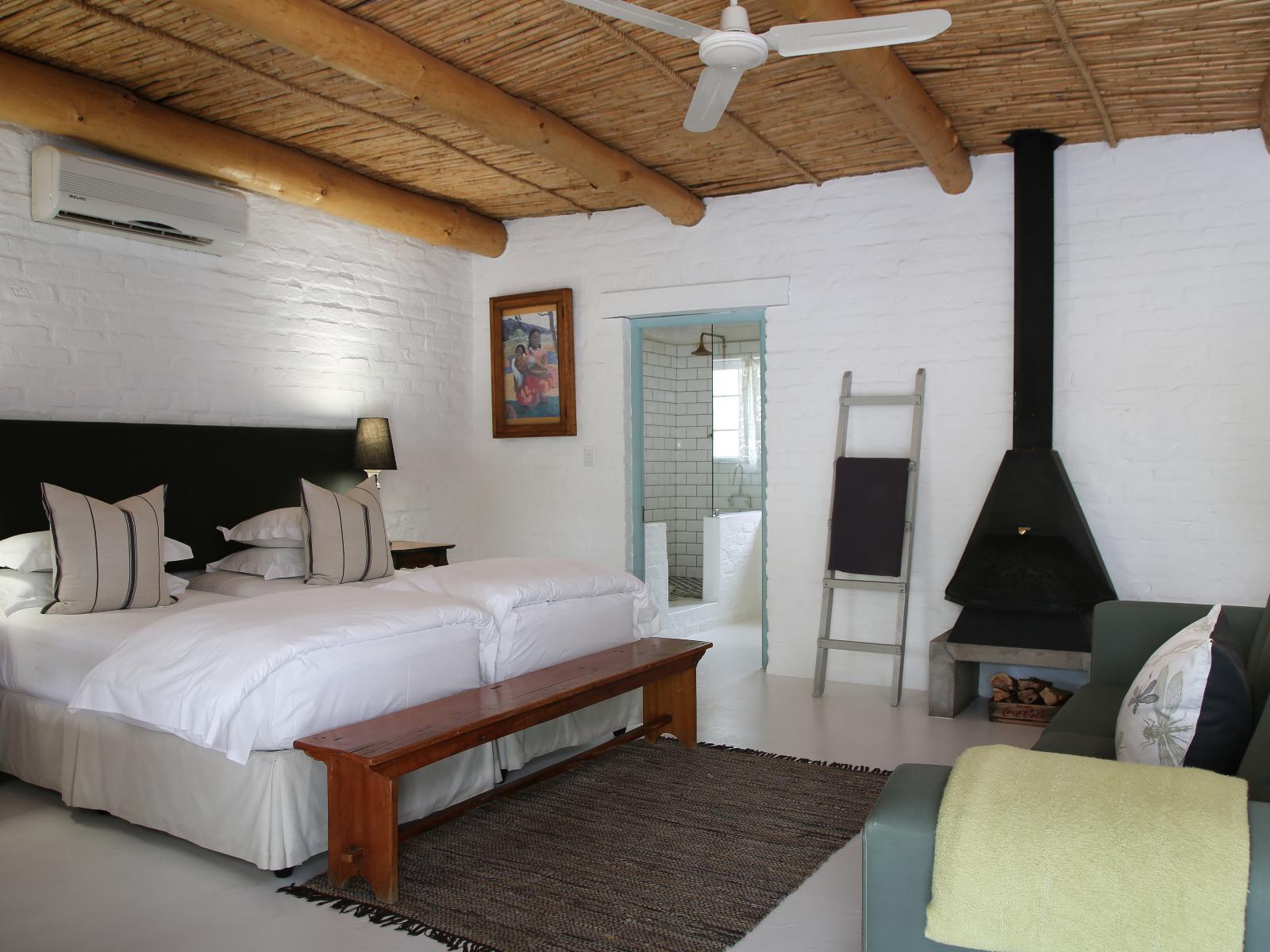 Roomtype 3: Bed Dennehof Karoo Guest House