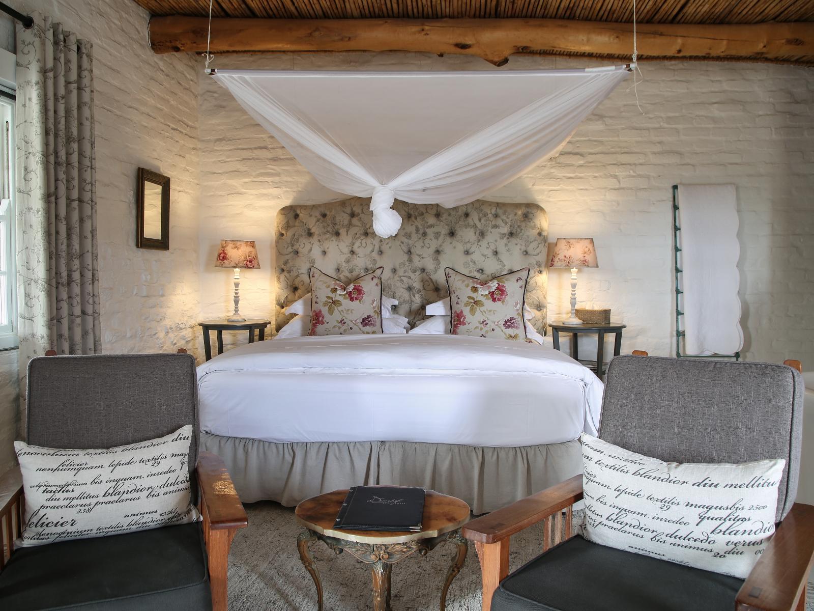 Roomtype 2: Bed Dennehof Karoo Guest House