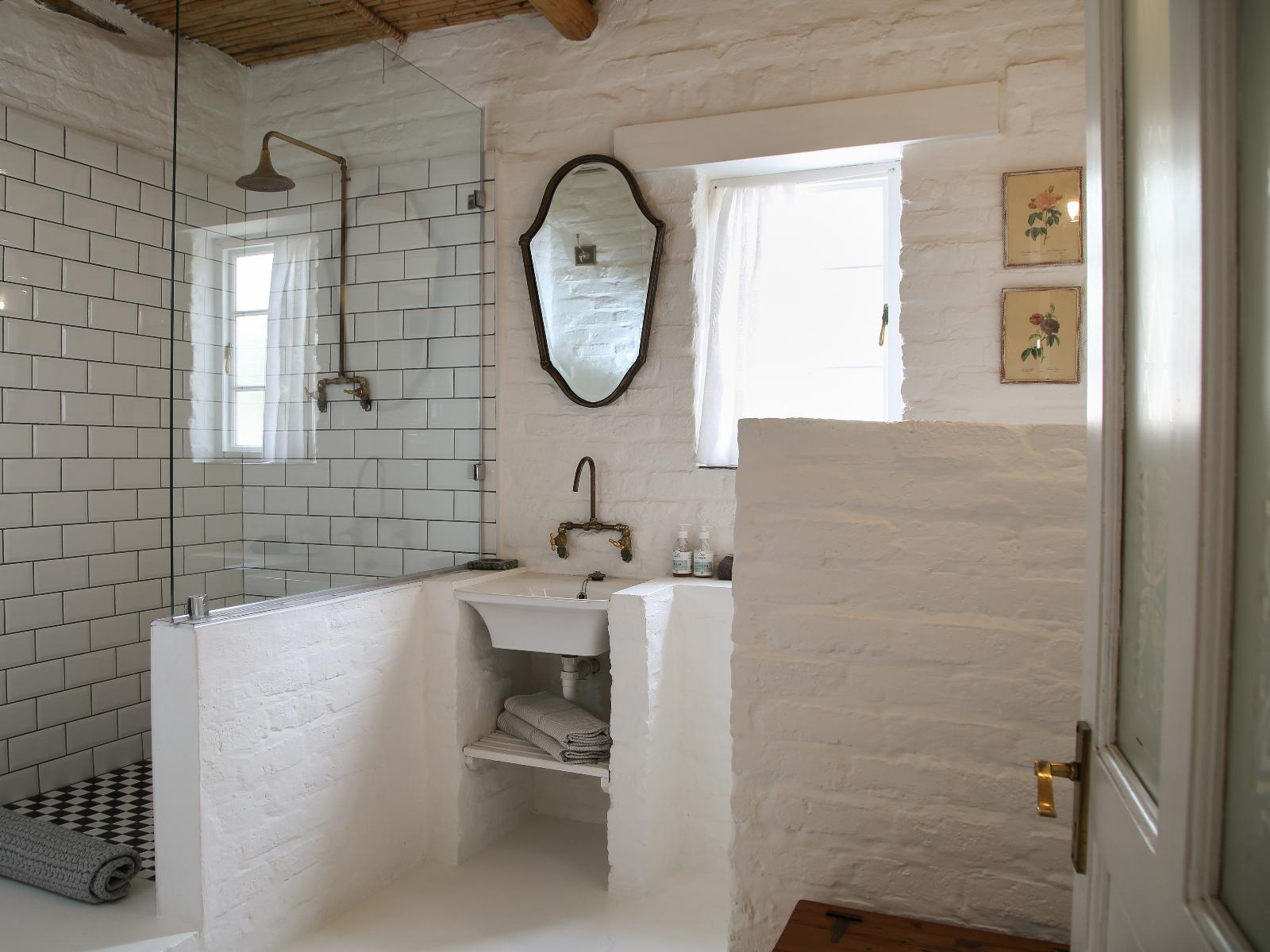 Roomtype 2: Bathroom Dennehof Karoo Guest House