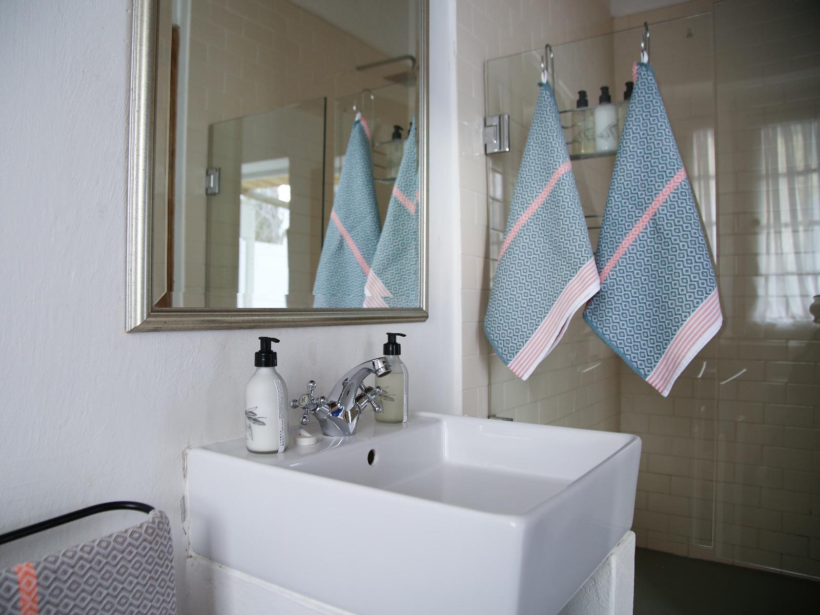 Roomtype 5: Bathroom Dennehof Karoo Guest House