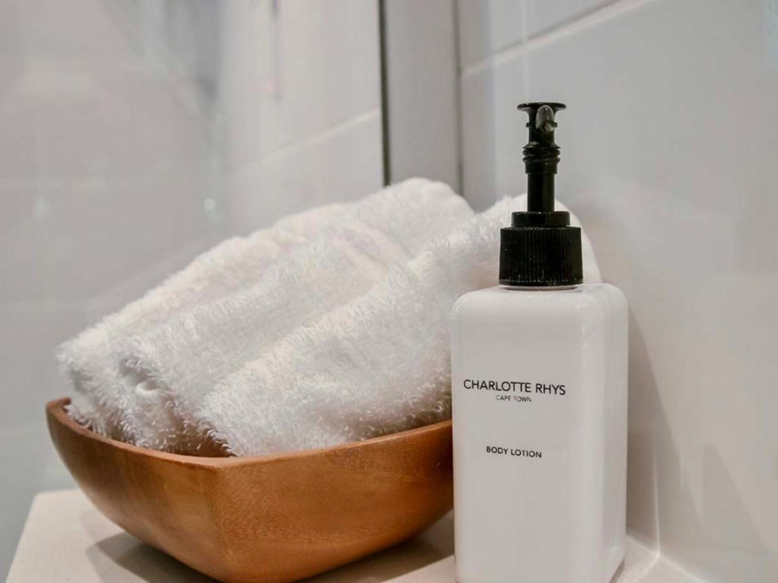 Roomtype 1: Bathroom The Dongola Guesthouse