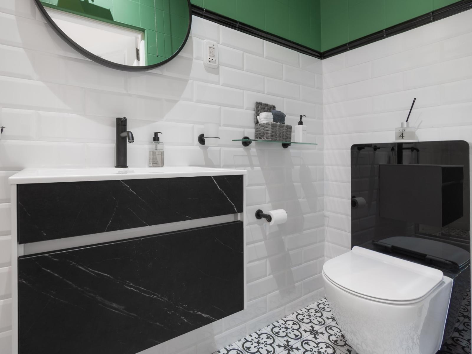 Roomtype 12: Bathroom The Dongola Guesthouse