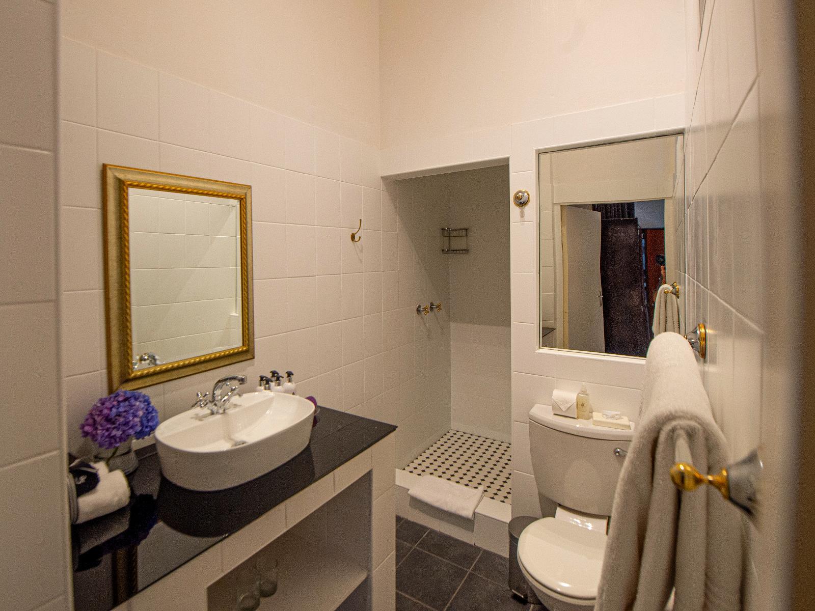 Roomtype 4: Bathroom Lairds Lodge Country Estate