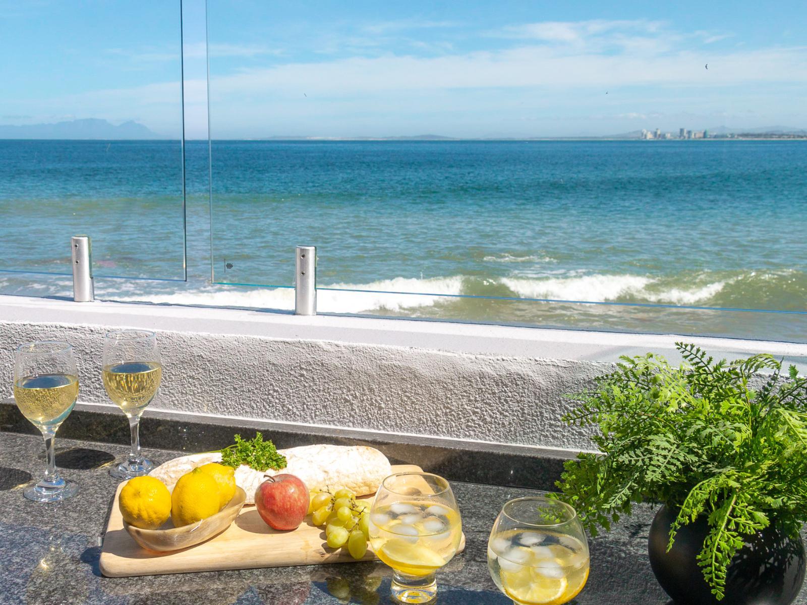 185 on BEACH - Boutique Suites and Apartments