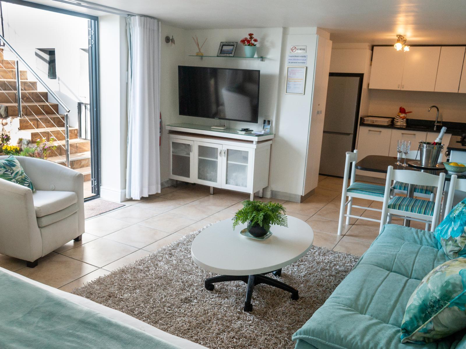 185 on BEACH - Boutique Suites and Apartments