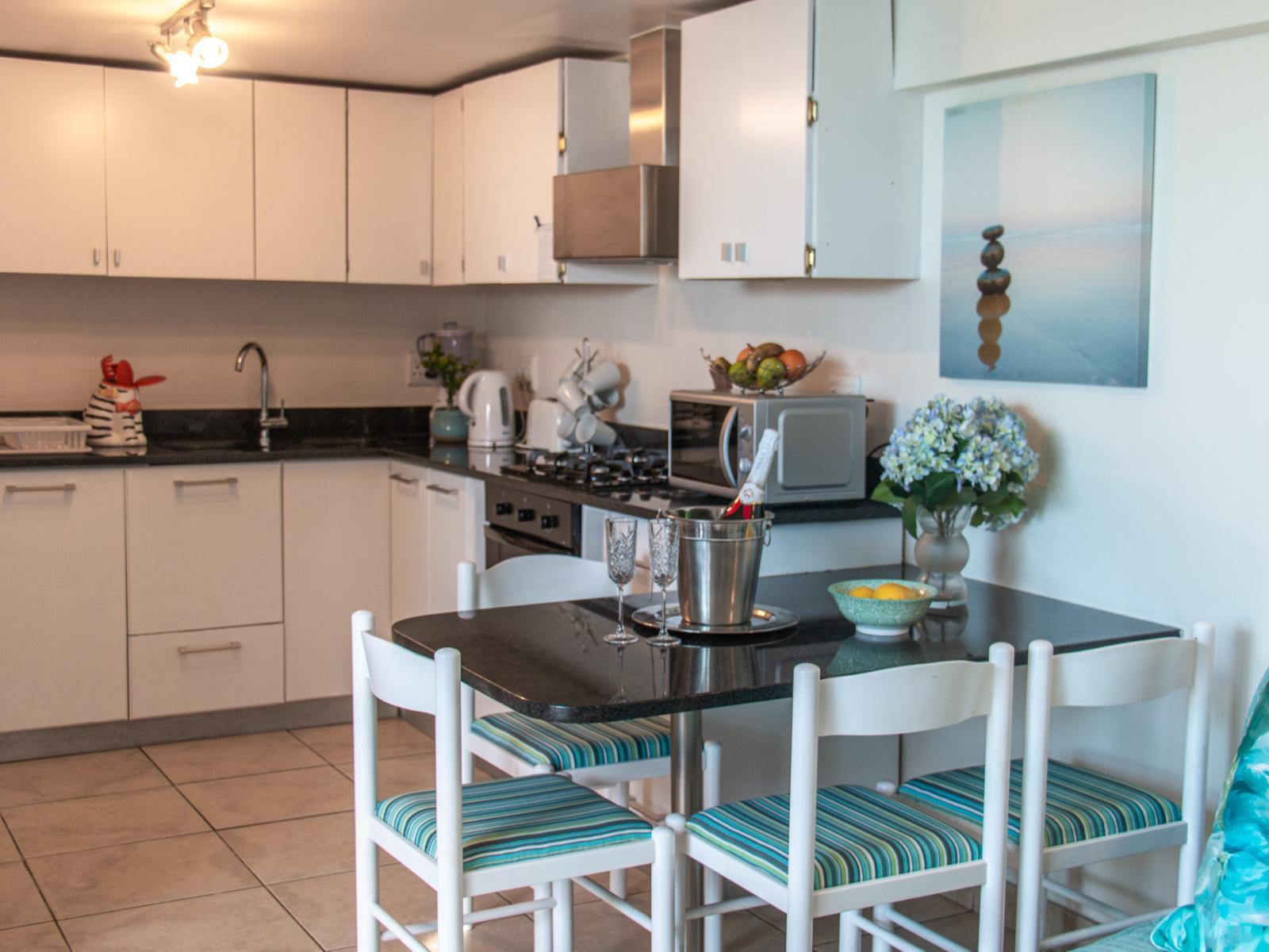185 on BEACH - Boutique Suites and Apartments