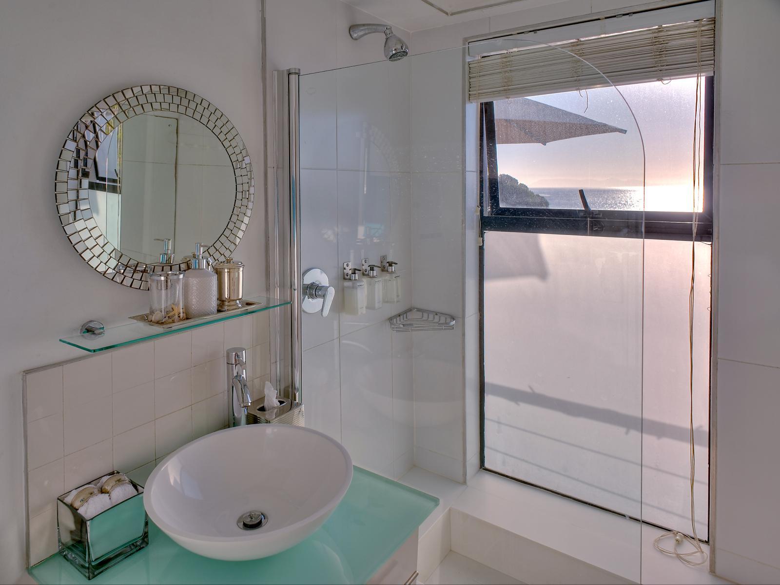 185 on BEACH - Boutique Suites and Apartments