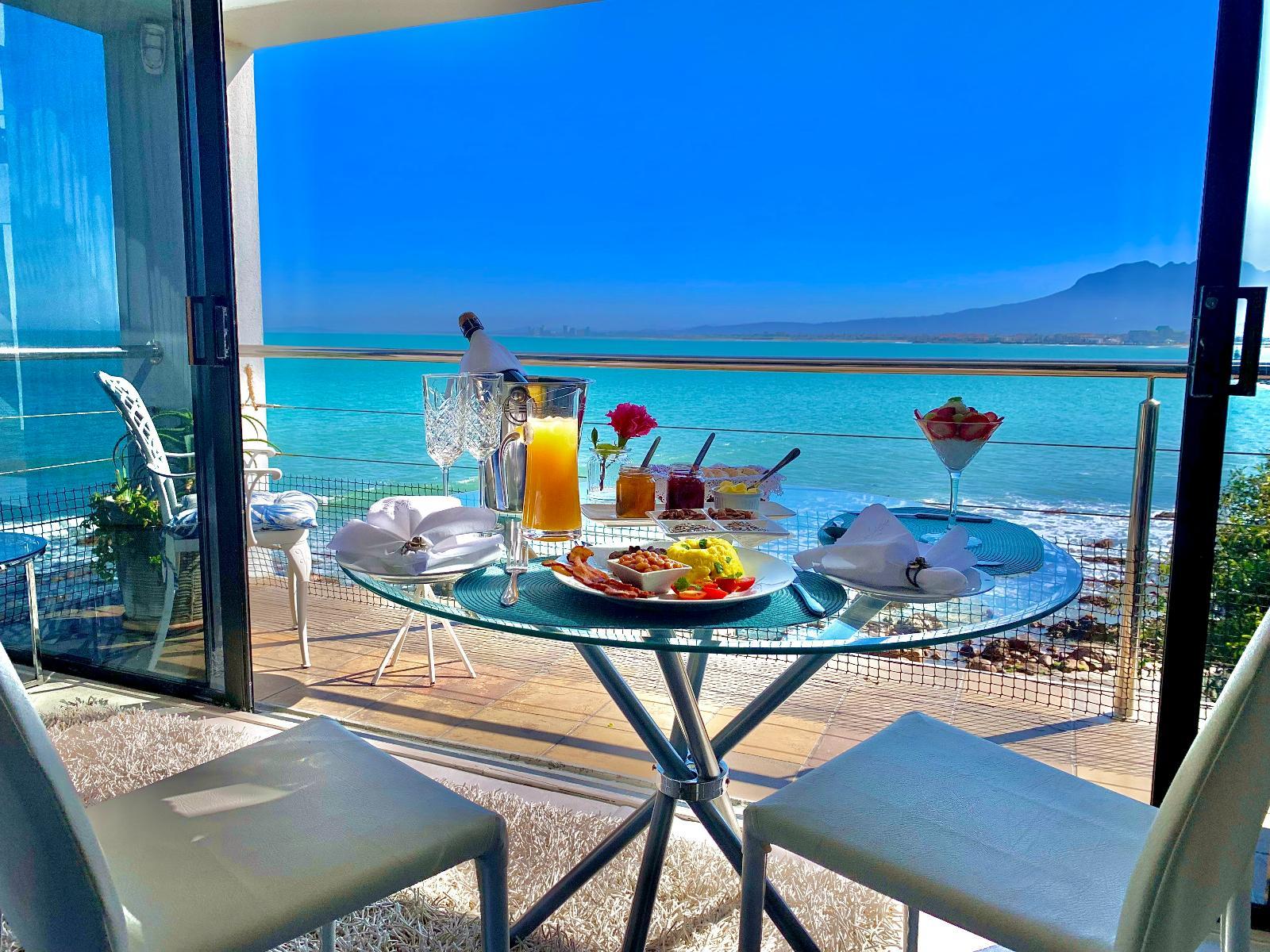 185 on BEACH - Boutique Suites and Apartments