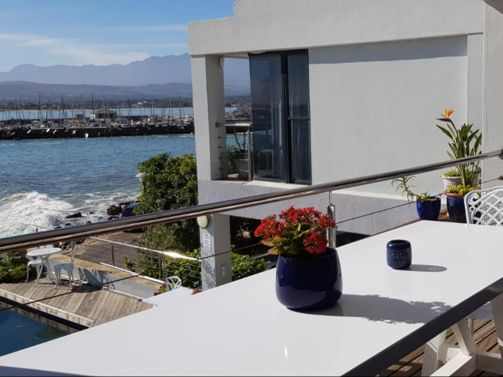 185 on BEACH - Boutique Suites and Apartments