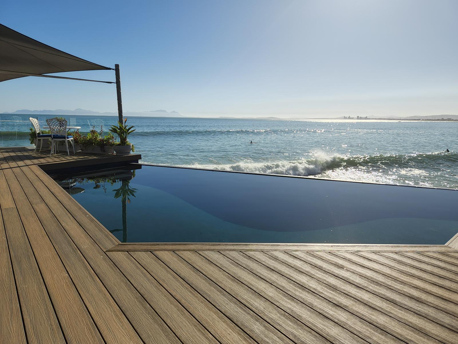 185 on BEACH - Boutique Suites and Apartments