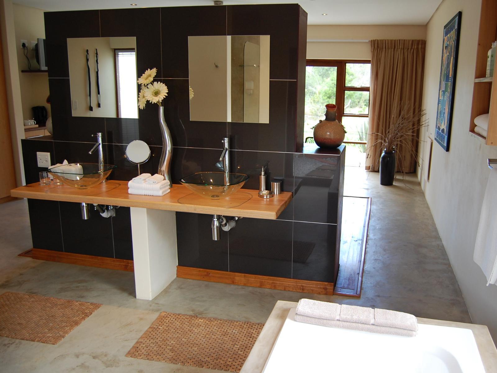Roomtype 4: Bathroom Lily Pond Country Lodge