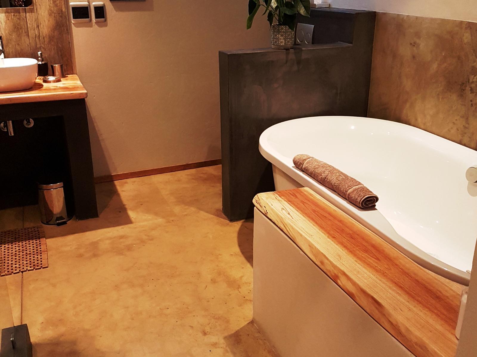 Roomtype 3: Bathroom Lily Pond Country Lodge