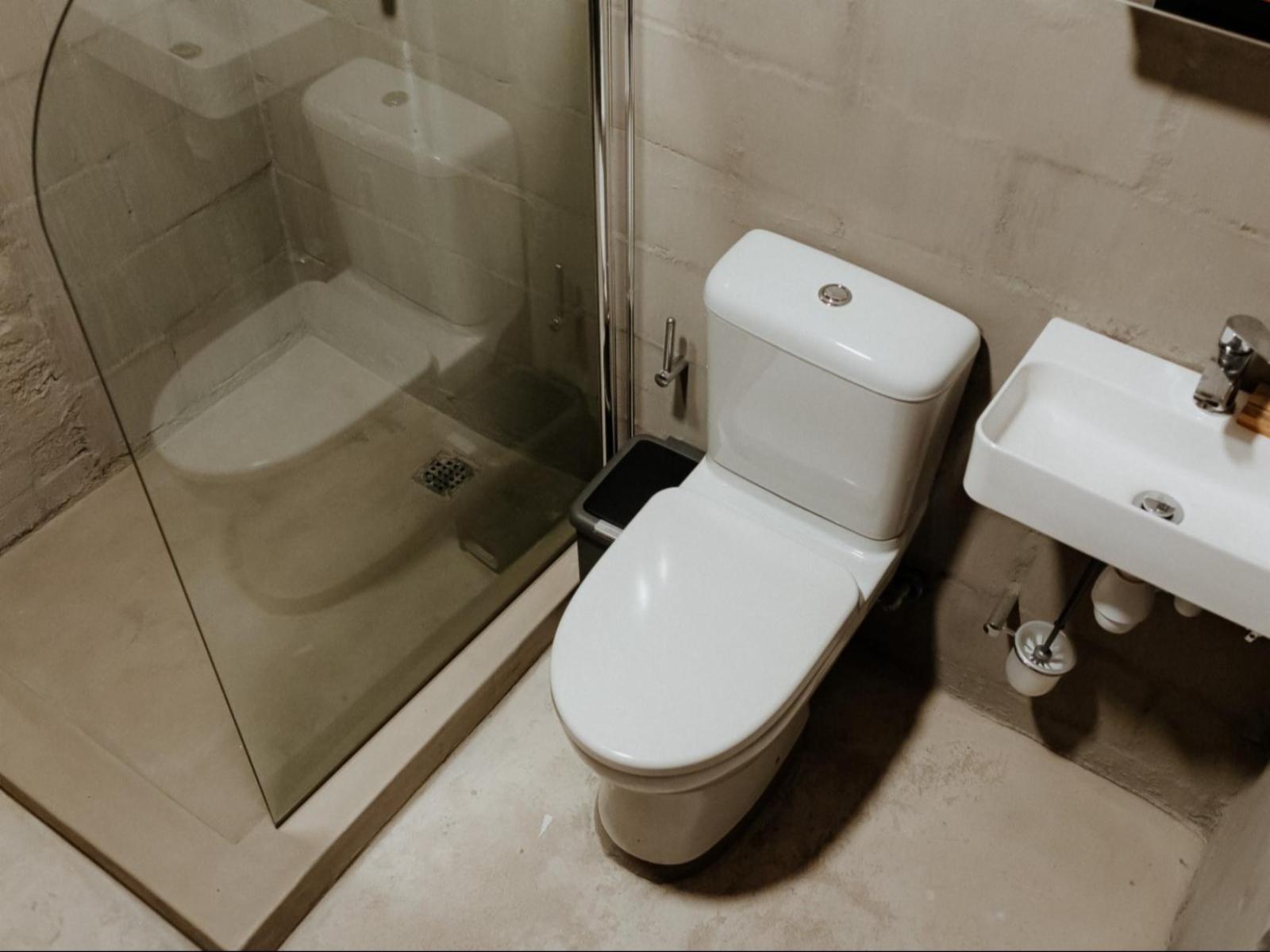 Roomtype 224: Bathroom Paternoster Rentals