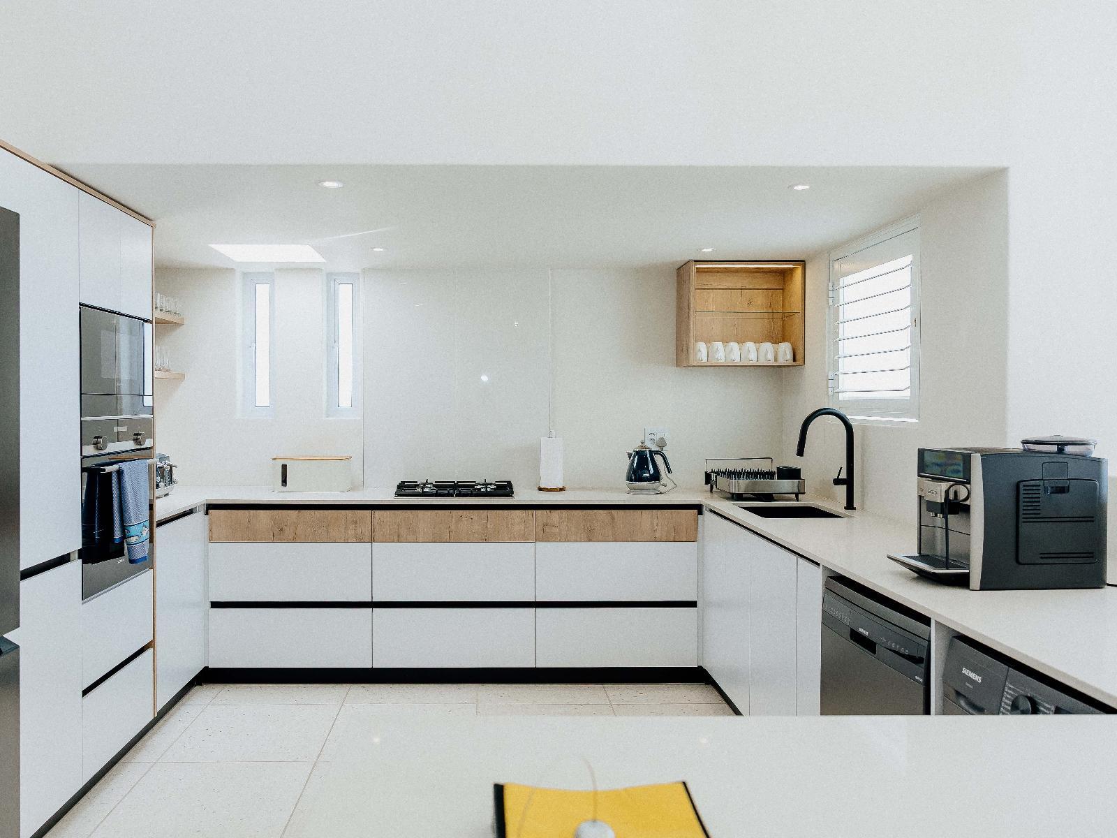 Roomtype 229: Breakfast area Paternoster Rentals