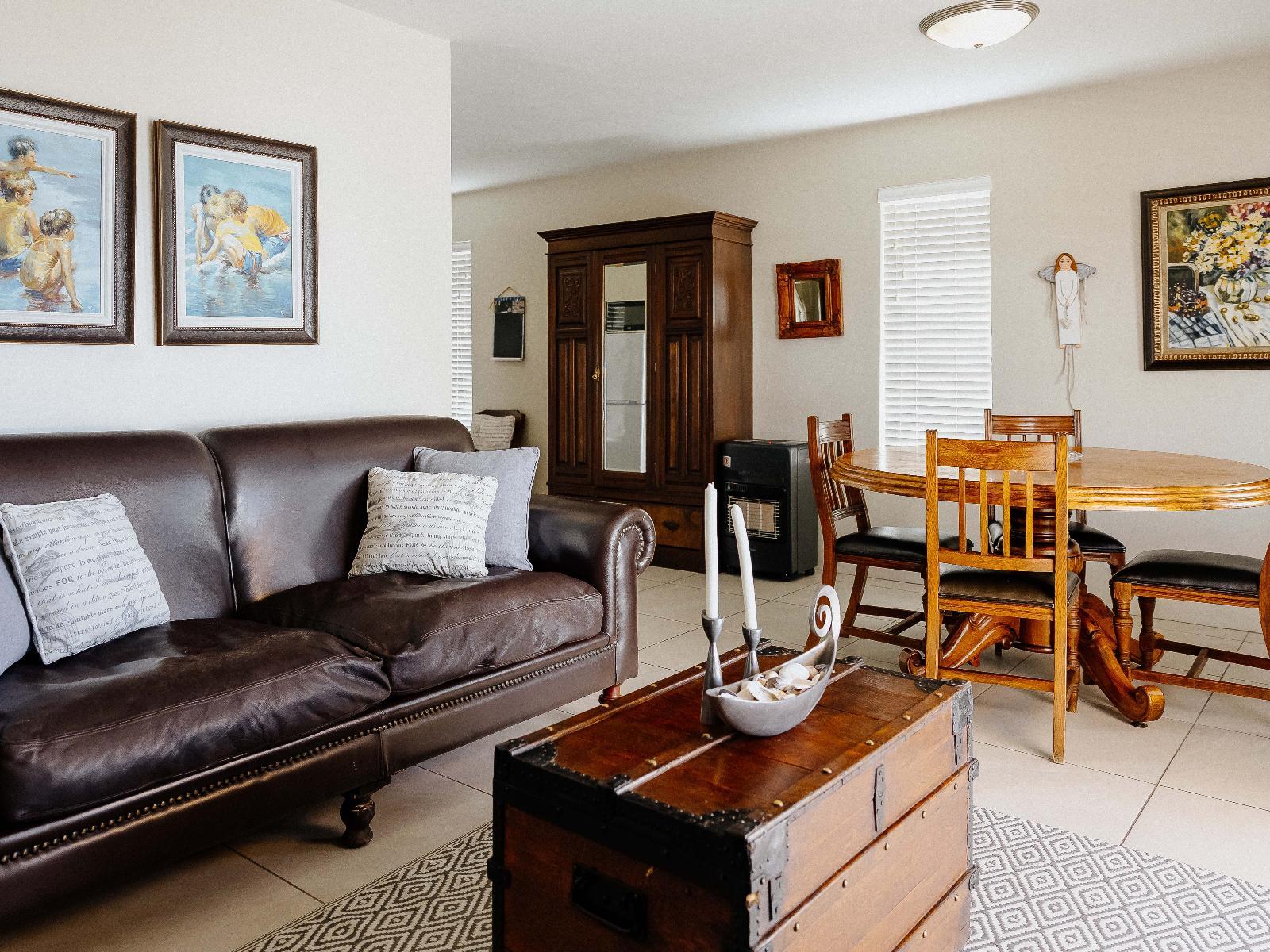 Roomtype 228: Dining area Paternoster Rentals