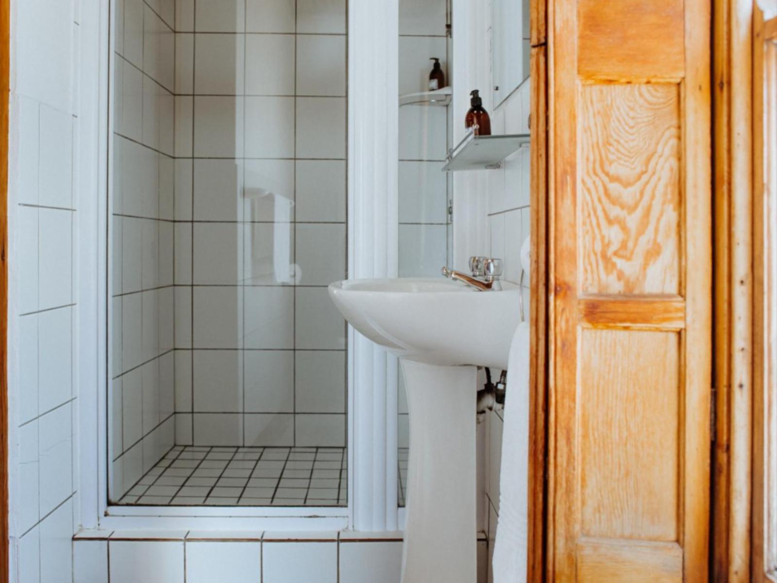 Roomtype 51: Shower Paternoster Rentals