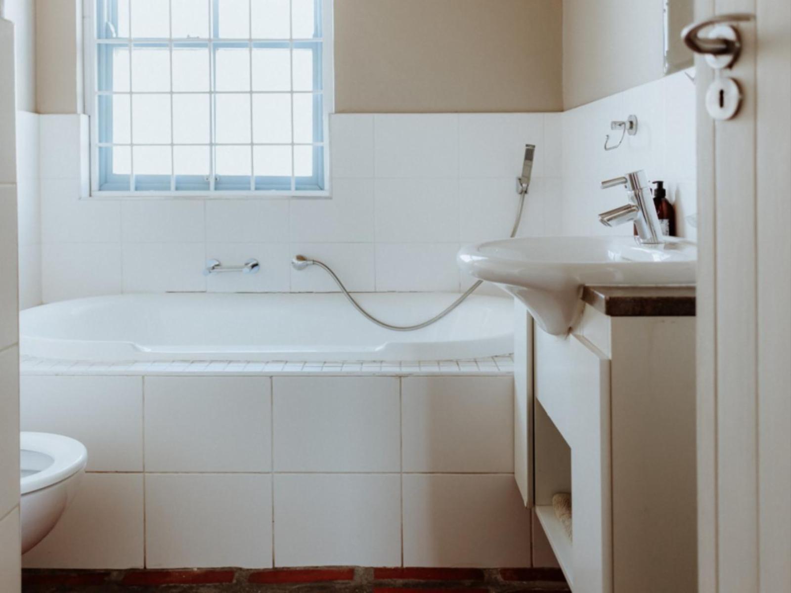 Roomtype 117: Bathroom Paternoster Rentals
