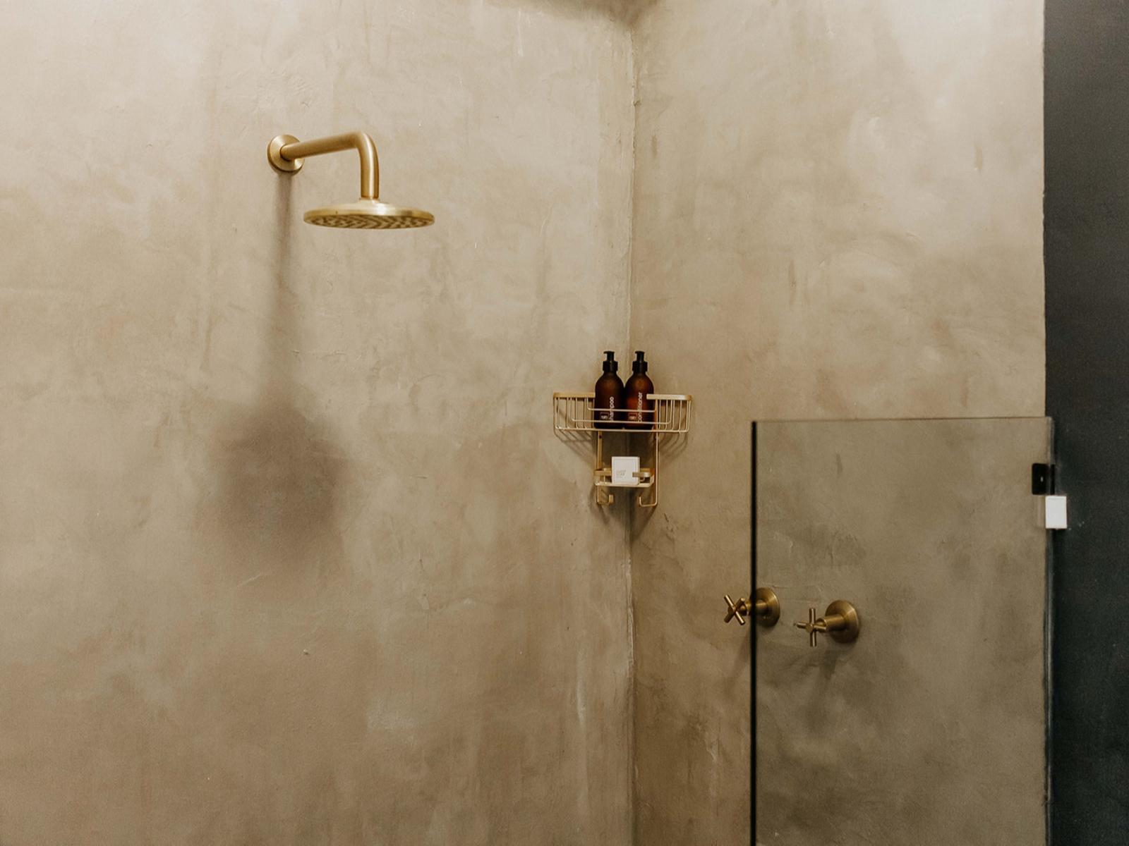 Roomtype 199: Shower Paternoster Rentals