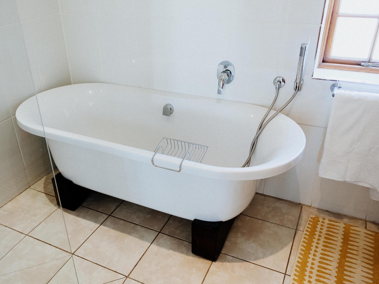 Roomtype 204: Bathroom Paternoster Rentals