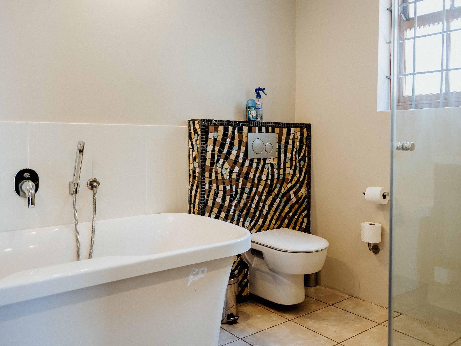Roomtype 206: Bathroom Paternoster Rentals