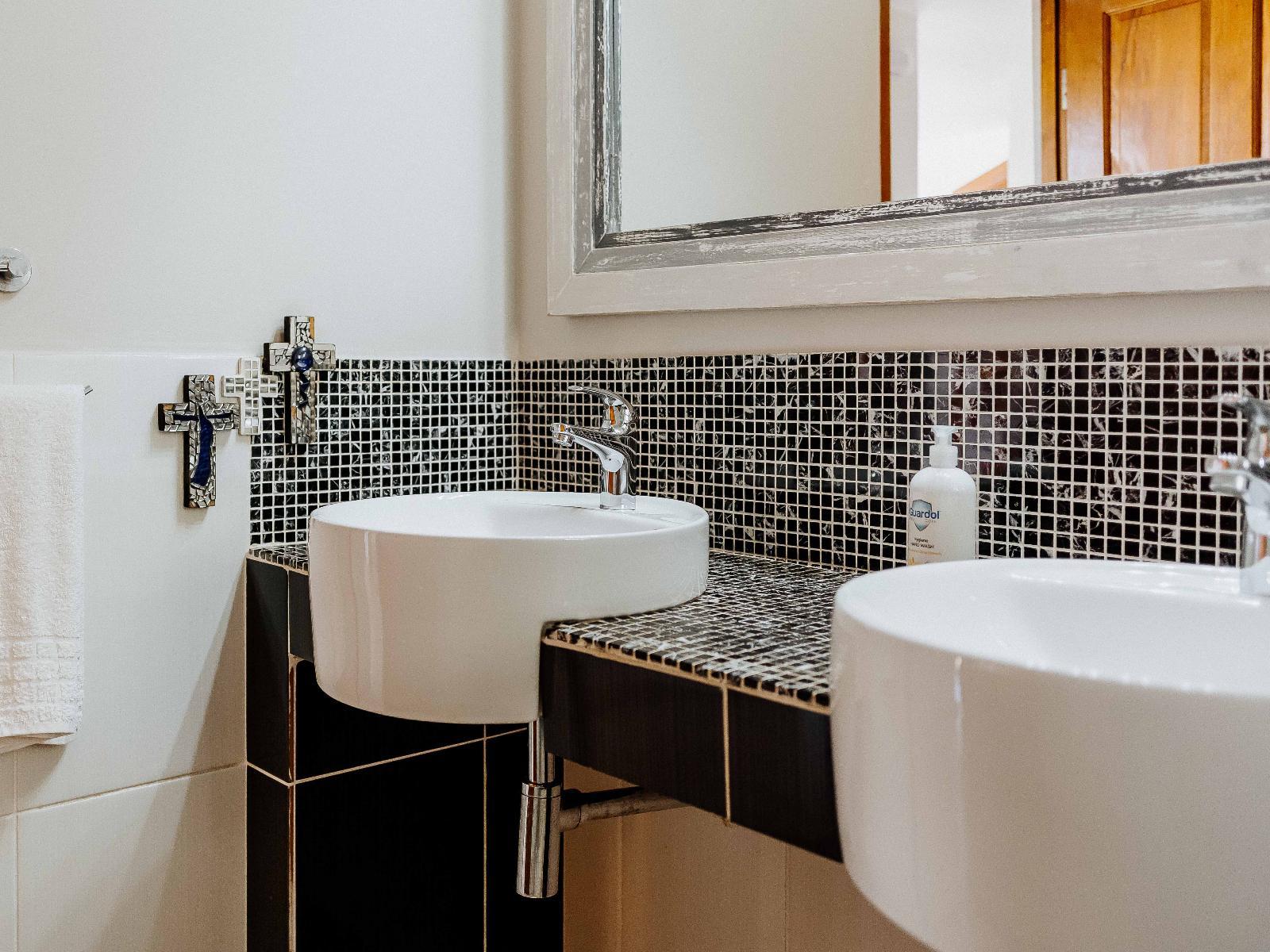 Roomtype 206: Bathroom Paternoster Rentals
