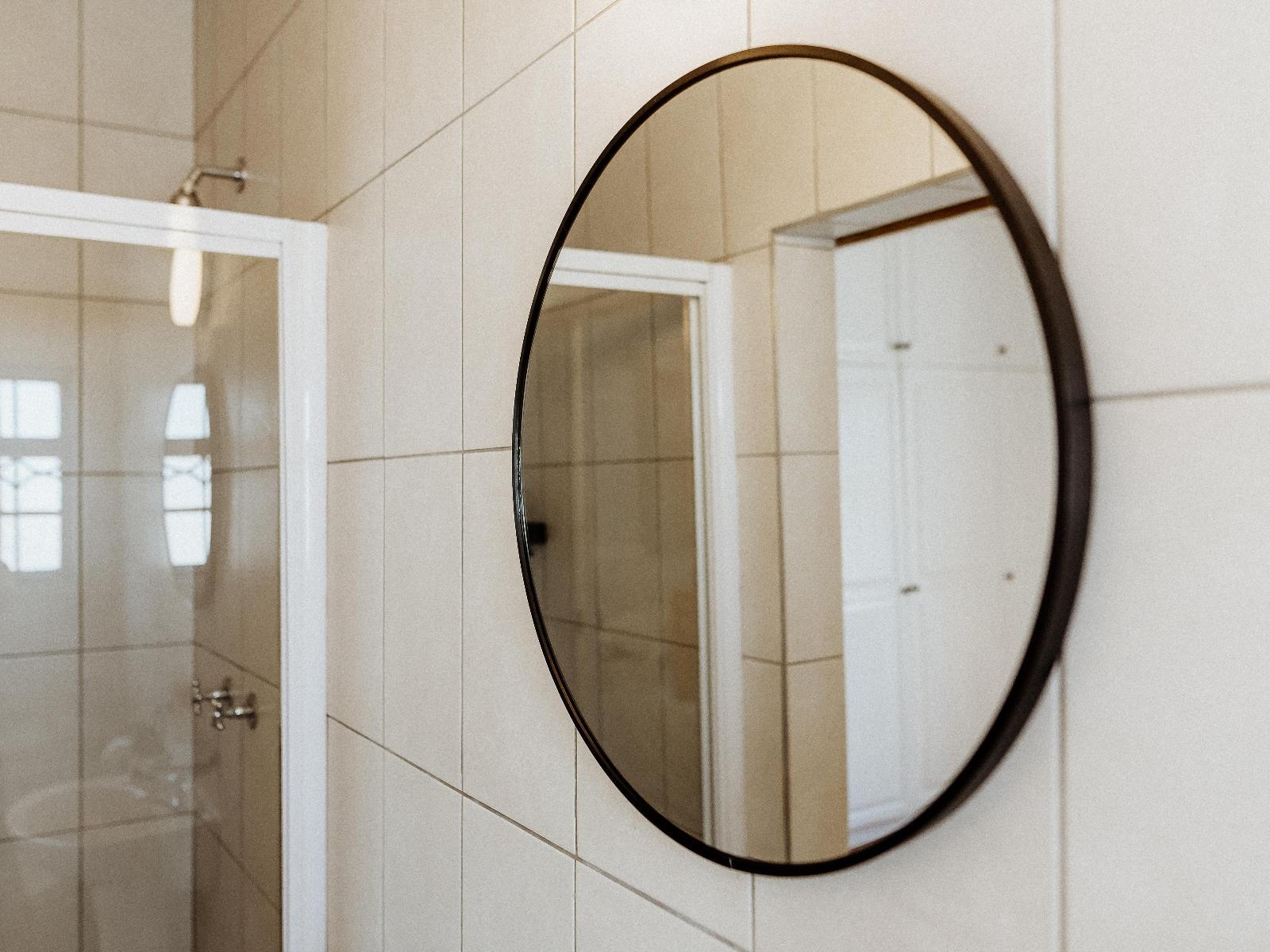 Roomtype 210: Bathroom Paternoster Rentals