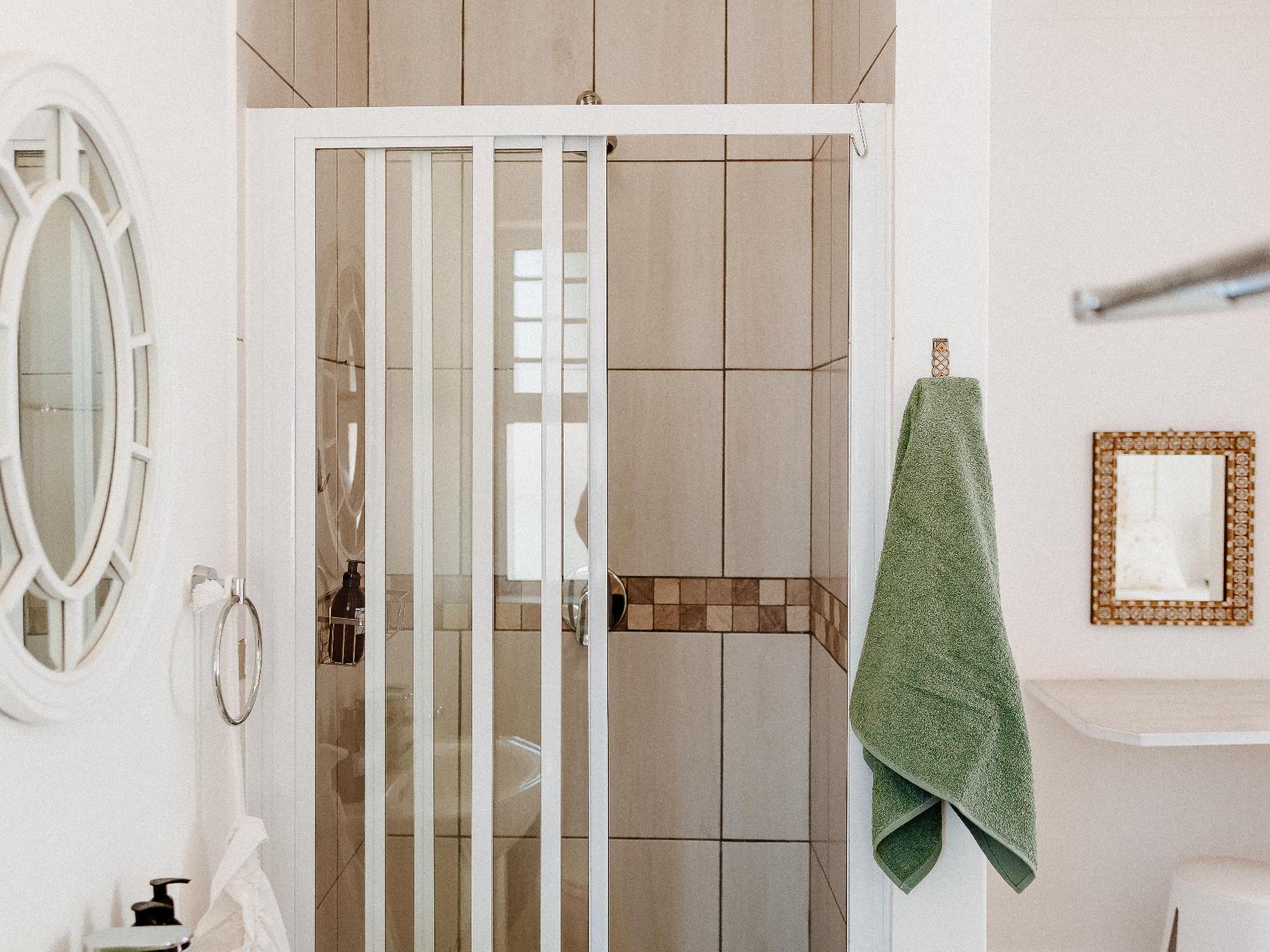 Roomtype 213: Shower Paternoster Rentals