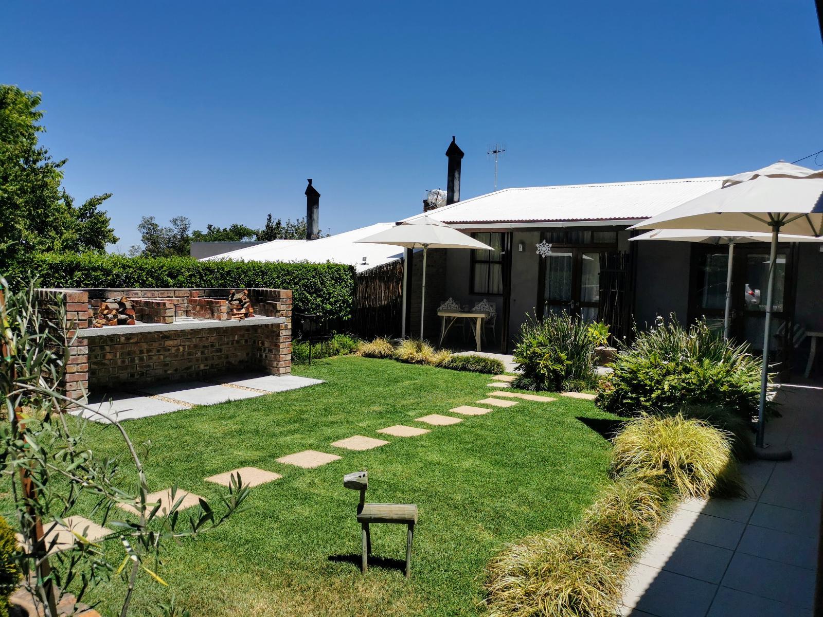 Roomtype 3: Balcony/Terrace A Hilltop Country Retreat