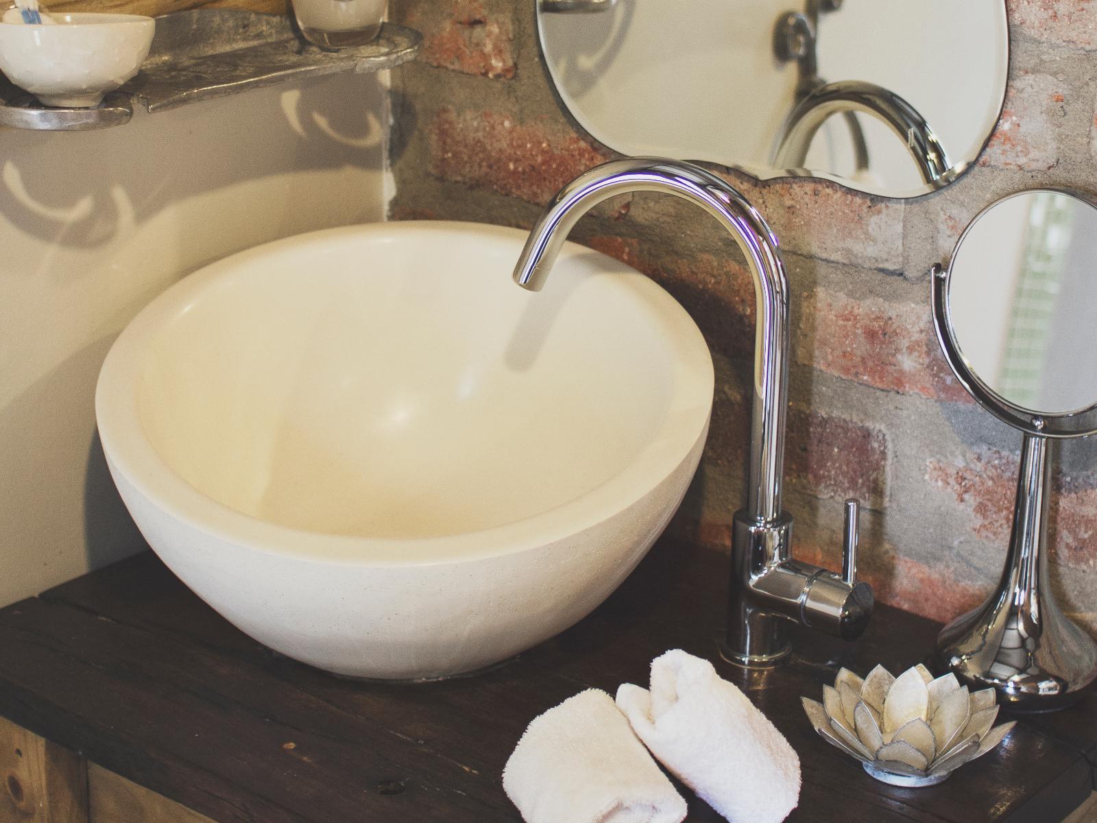 Roomtype 3: Bathroom A Hilltop Country Retreat