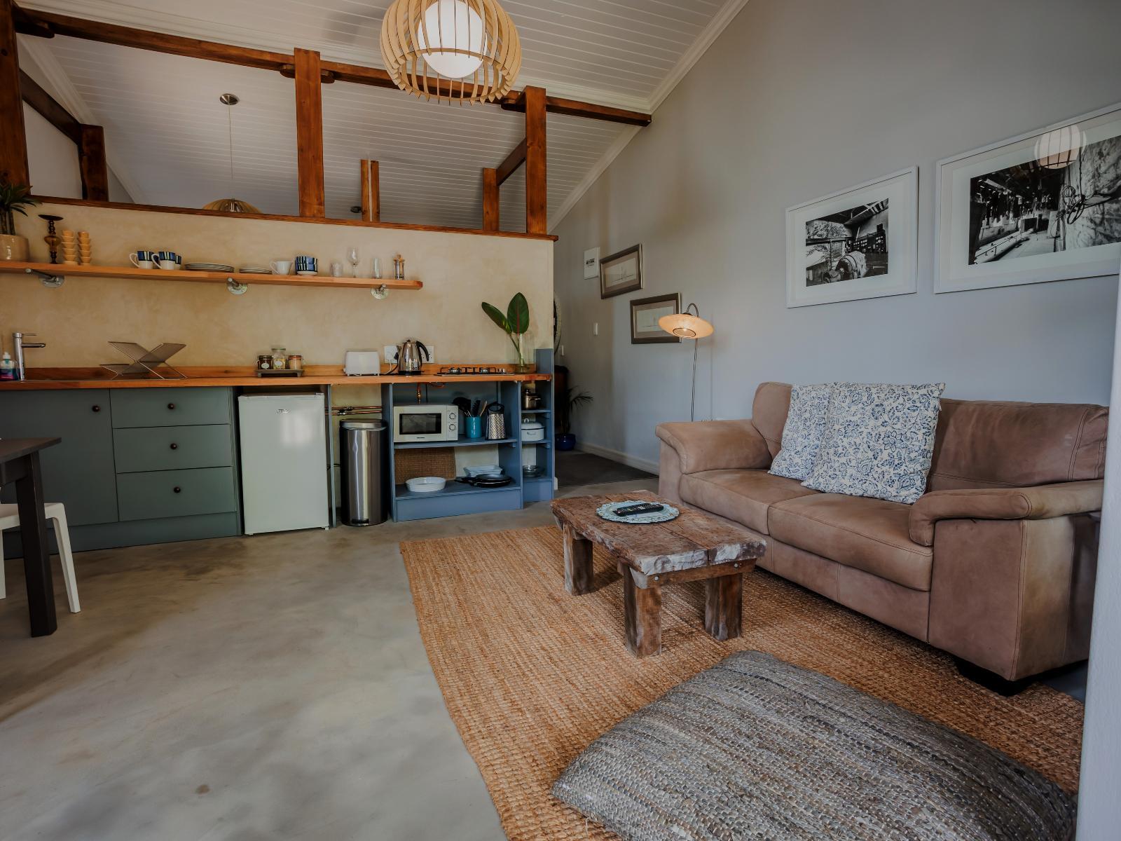Roomtype 6: Seating area A Hilltop Country Retreat