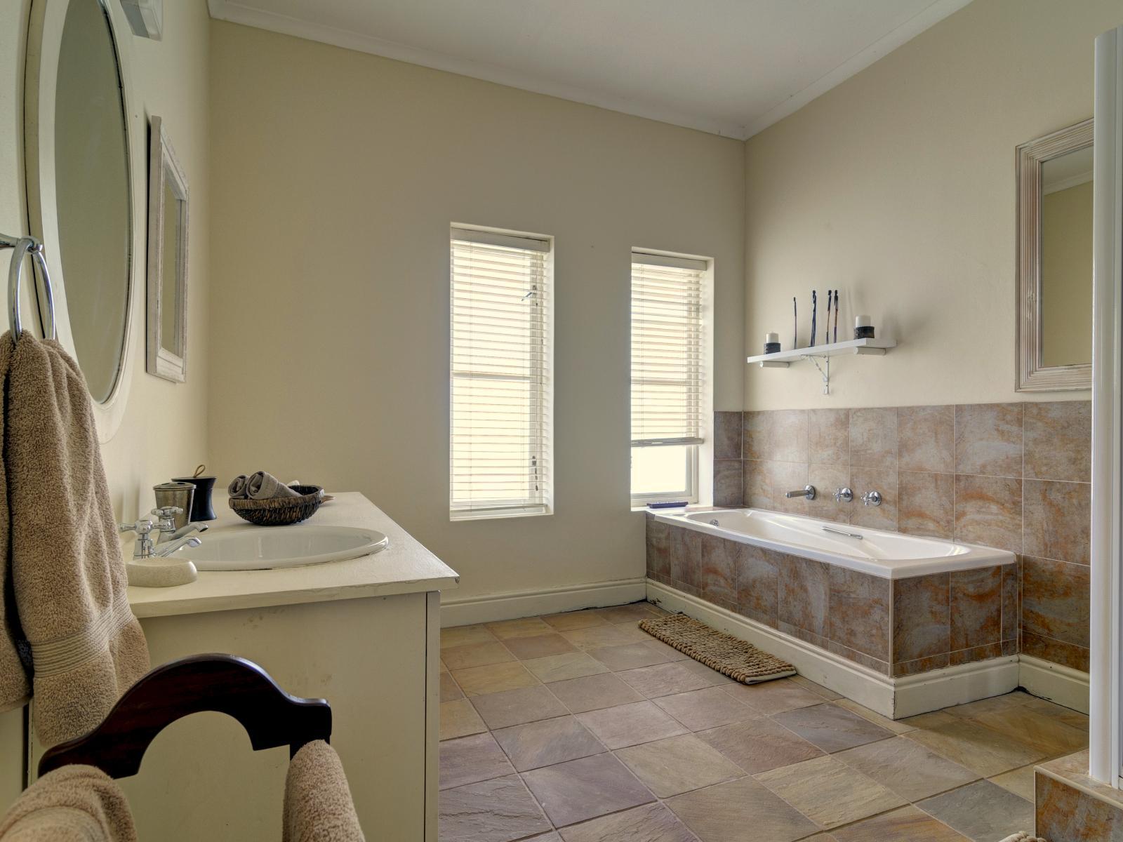 Roomtype 9: Bathroom Blue Gum Country Estate