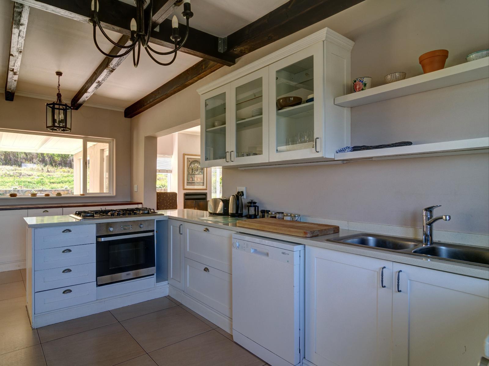 Roomtype 13: Kitchenette Blue Gum Country Estate