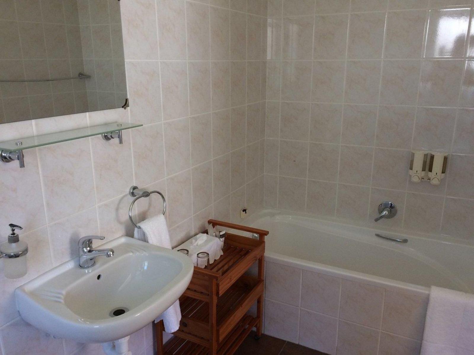 Roomtype 4: Bathroom The Avenues Guest House