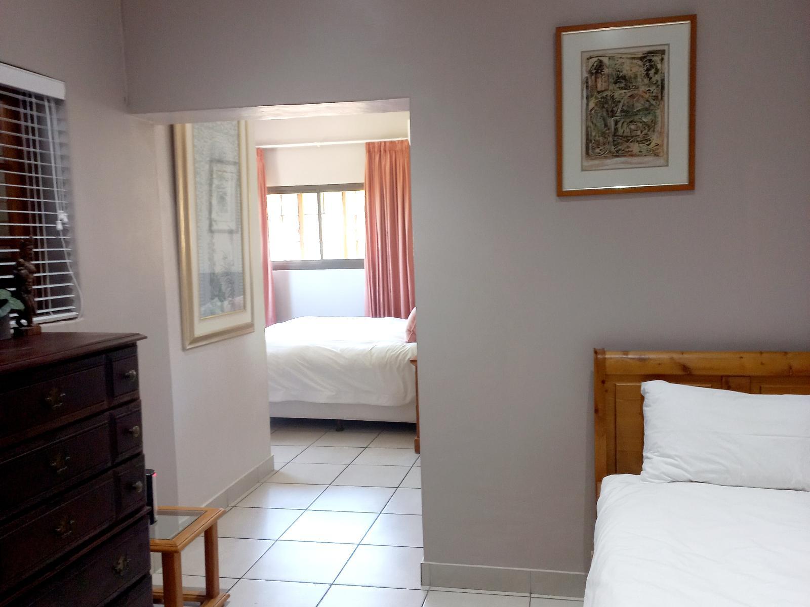 Roomtype 2: Photo of the whole room Winelands Villa Guesthouse & Cottages