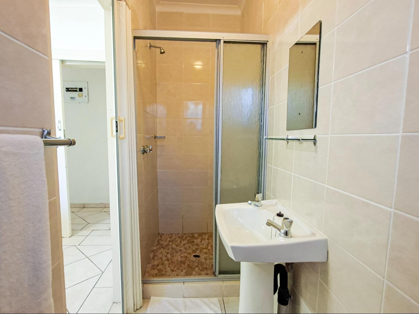 Roomtype 396: Shower South Coast - Just Property