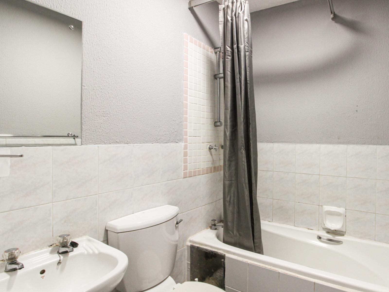 Roomtype 610: Bathroom South Coast - Just Property