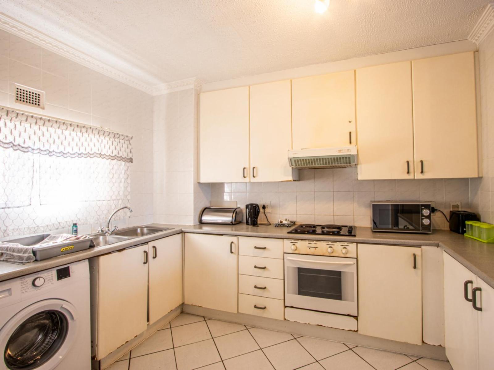 Roomtype 475: Breakfast area South Coast - Just Property