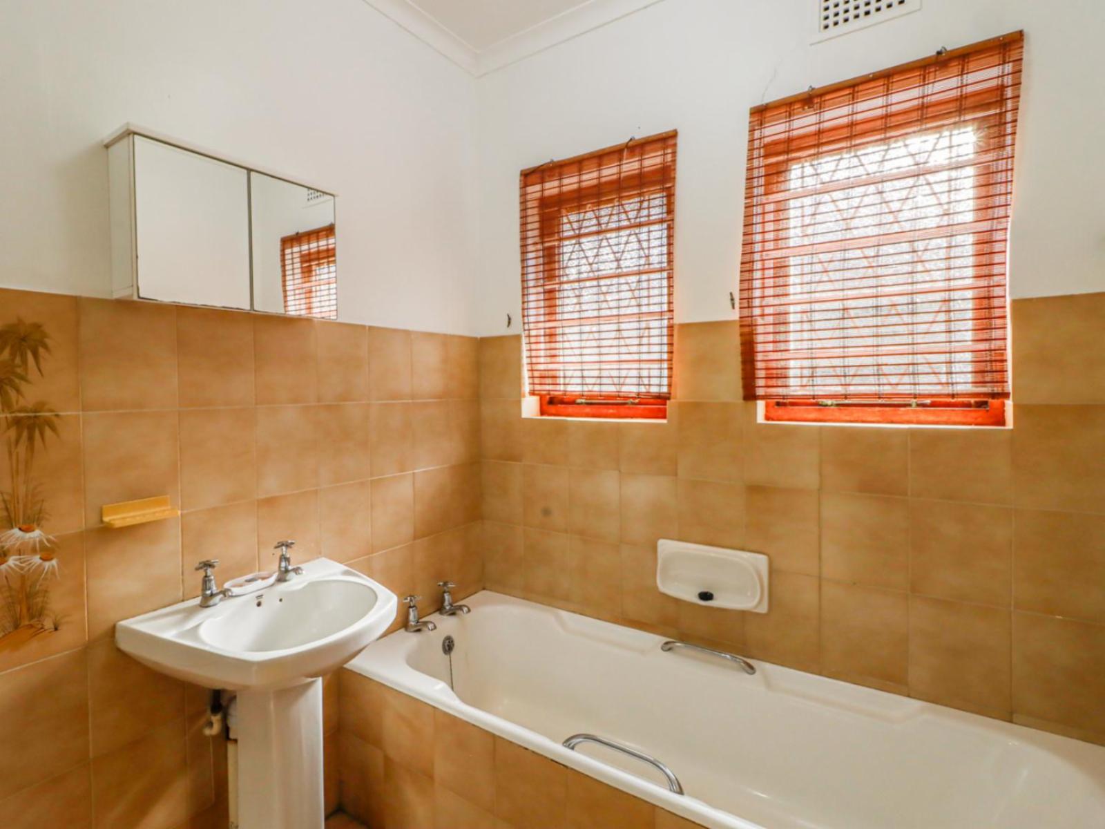 Roomtype 242: Bathroom South Coast - Just Property