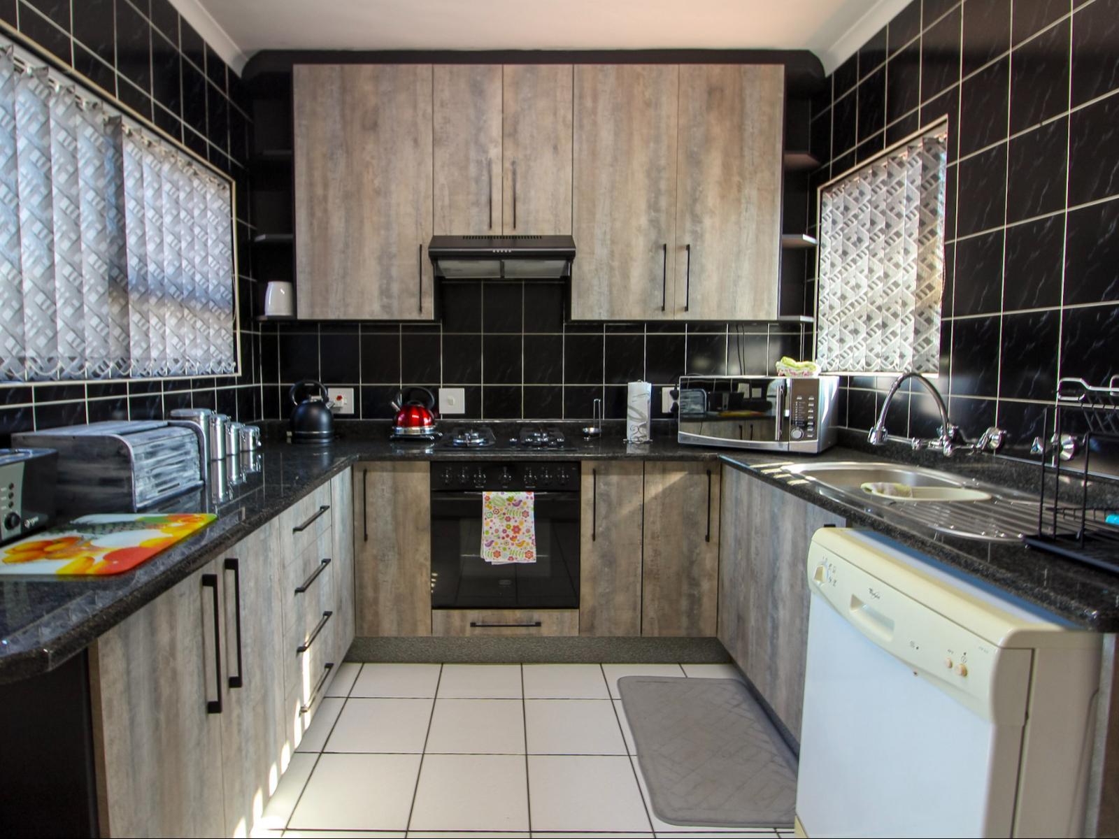 Roomtype 646: Breakfast area South Coast - Just Property