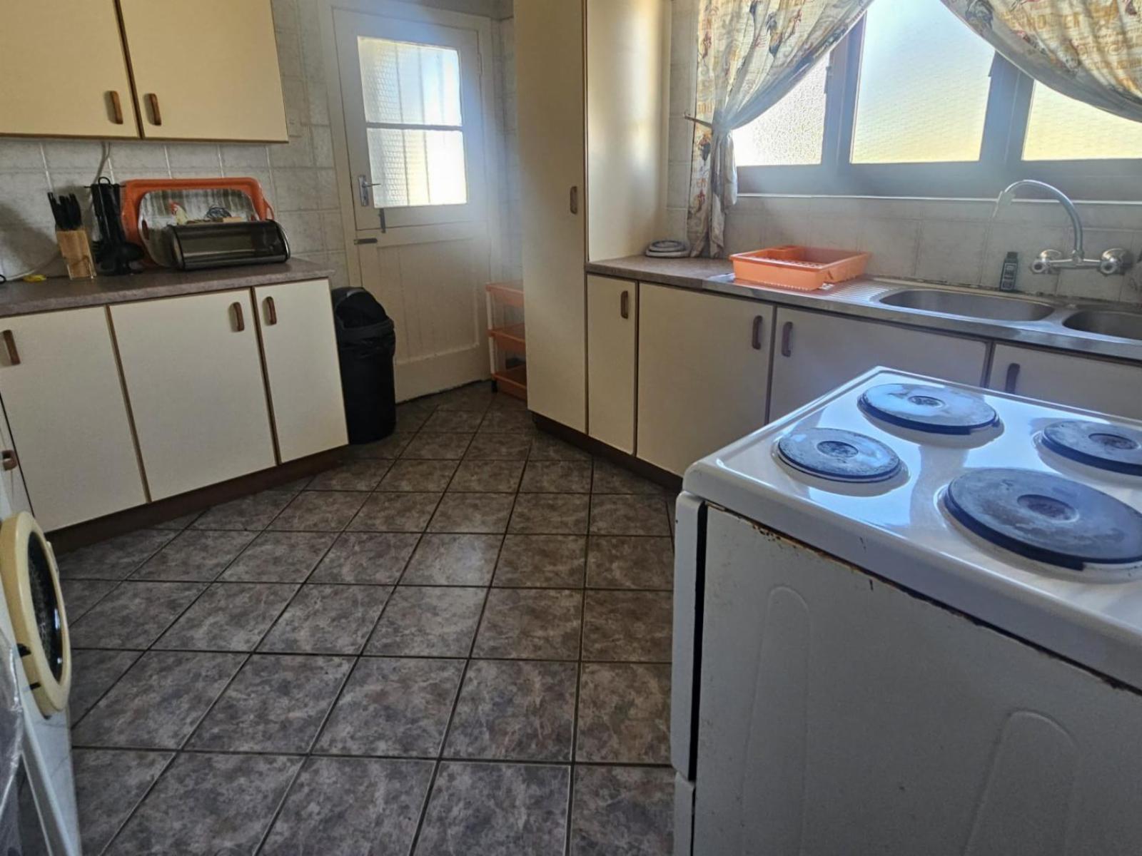 Roomtype 205: Breakfast area South Coast - Just Property