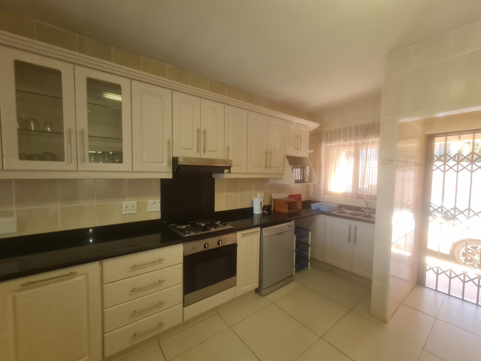 Roomtype 219: Breakfast area South Coast - Just Property